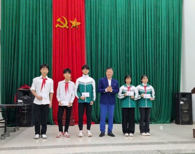 Trao thưởng, tuyên dương các em học sinh đạt thành tích xuất sắc tại Giải Pencak Silat tỉnh Quảng Ninh năm 2025