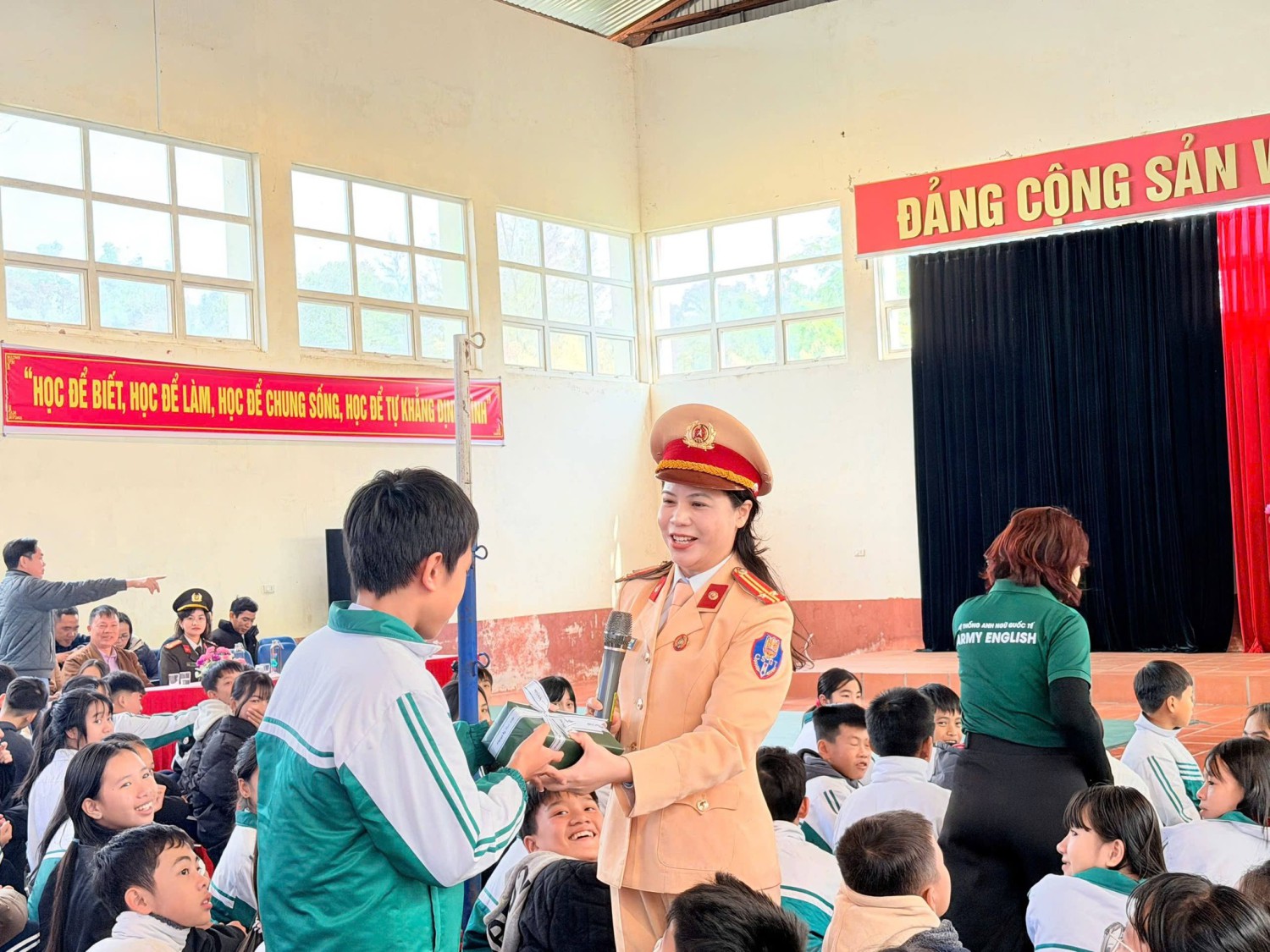 nang buoc em toi truong don xuan binh an 6